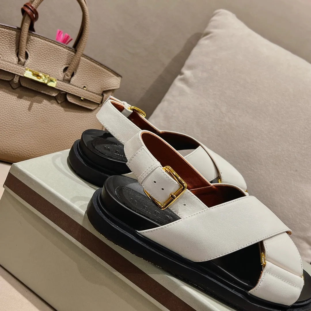👟👟Ex-factory price 440👟👟 Marni Mani, popular online celebrity style, Taobao, popular single style in physical stores! Thick-soled, elevated classic cross-strap, color-blocked flat-soled cowhide open-toe European and American style women's sandals. Fabric: Cowhide Lining: Sheepskin Outsole: Rubber Button: Gold Size: 35-40